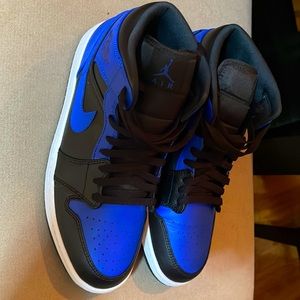 Air Jordans MID Black/Hyper Royal-White Size 11